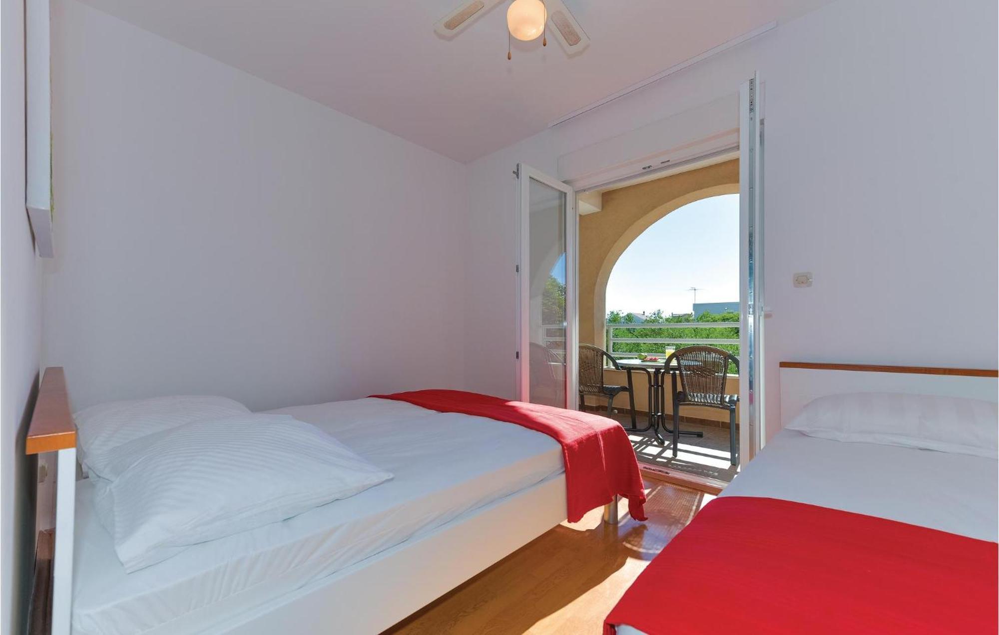 Gorgeous Apartment In Vodice With Kitchen Bagian luar foto