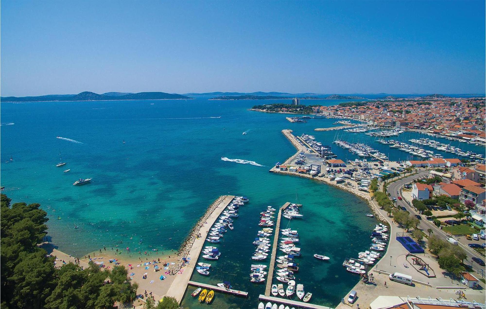 Gorgeous Apartment In Vodice With Kitchen Bagian luar foto