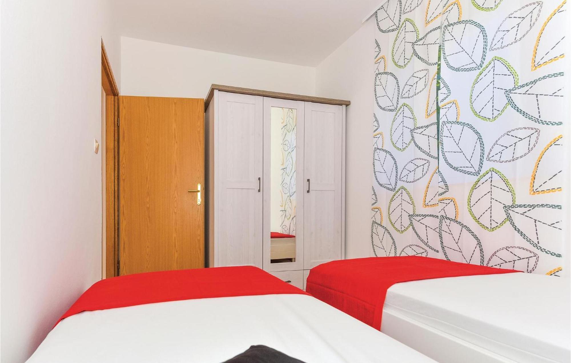 Gorgeous Apartment In Vodice With Kitchen Bagian luar foto