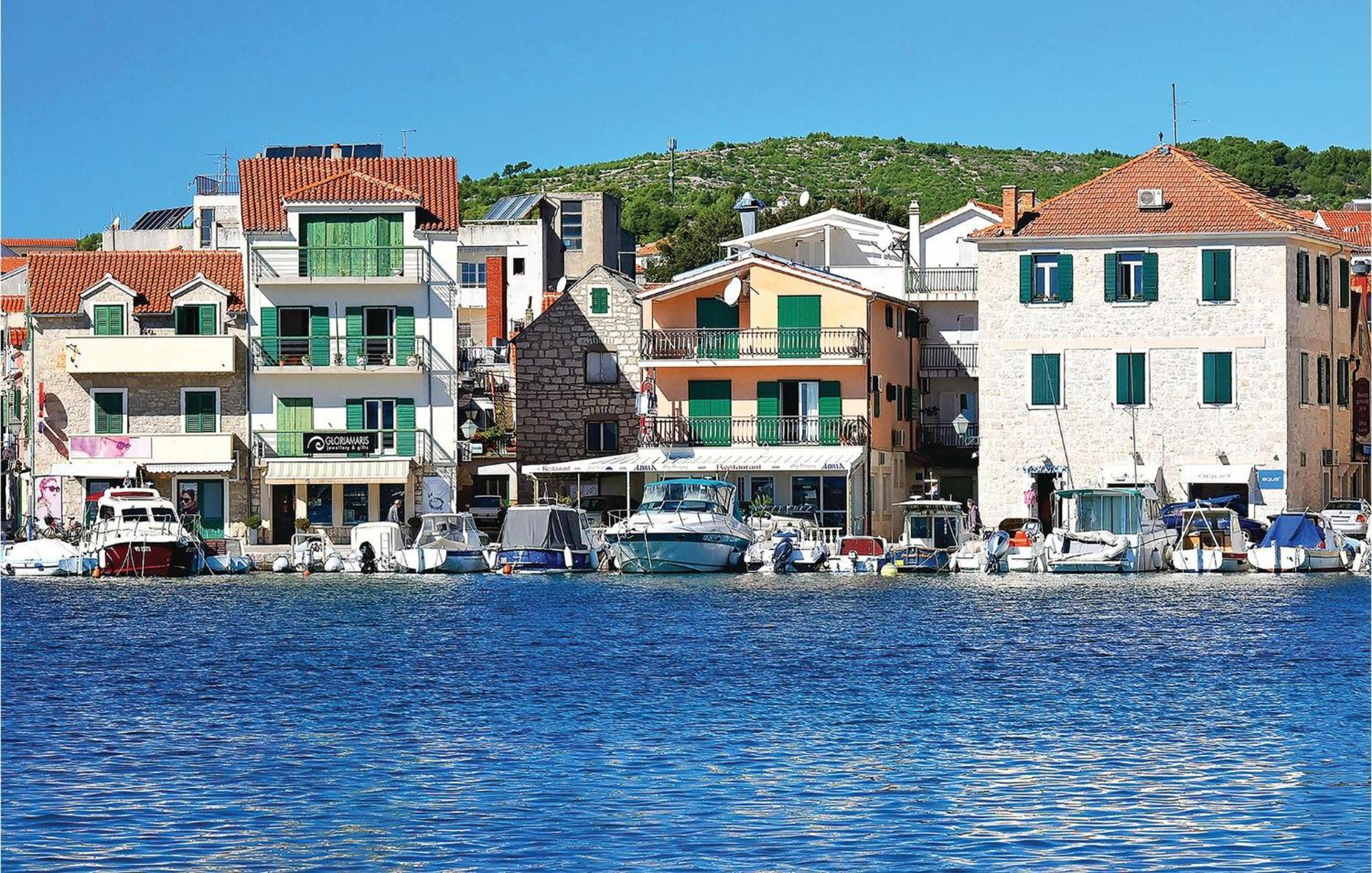 Gorgeous Apartment In Vodice With Kitchen Bagian luar foto