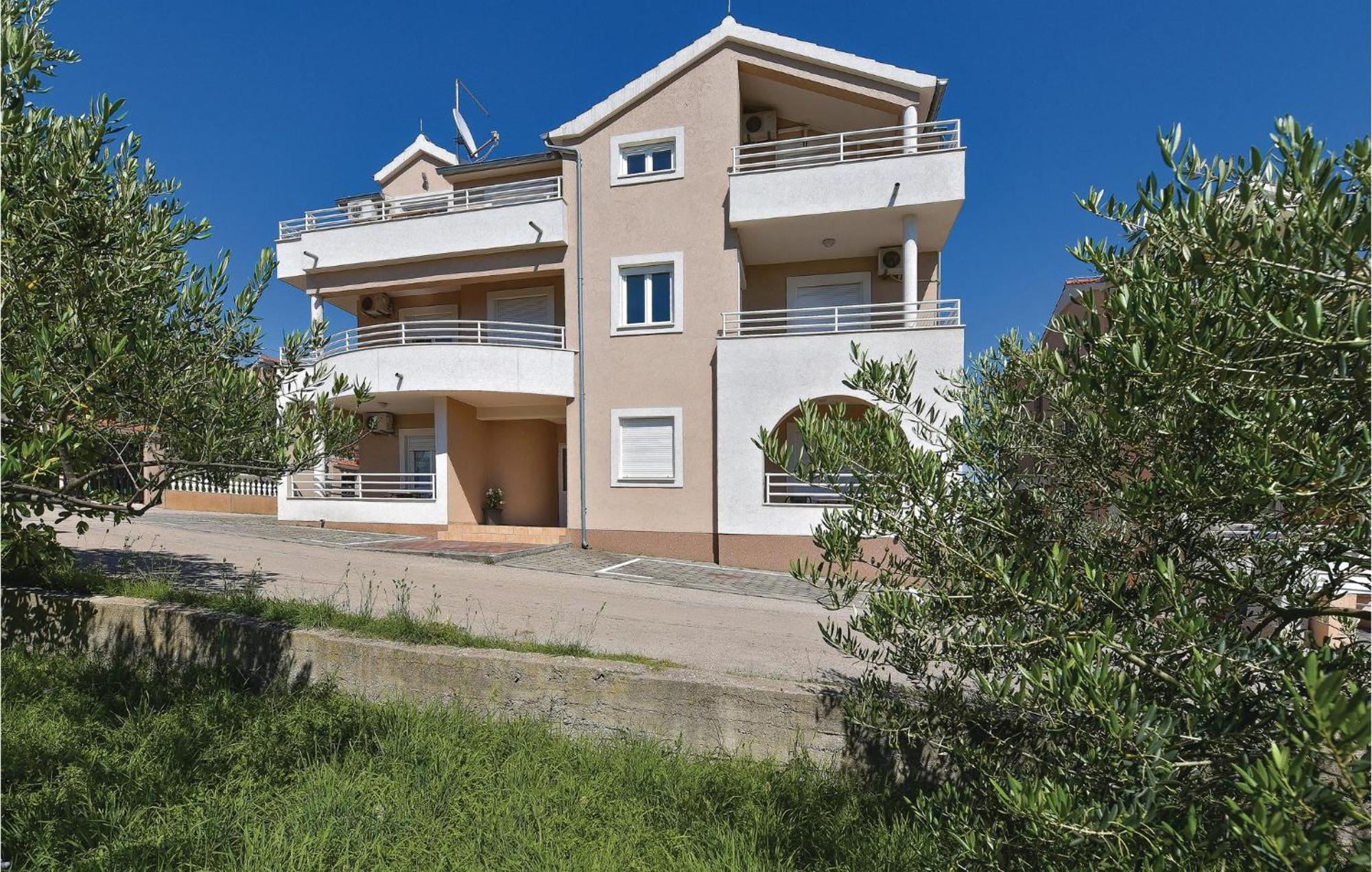 Gorgeous Apartment In Vodice With Kitchen Bagian luar foto